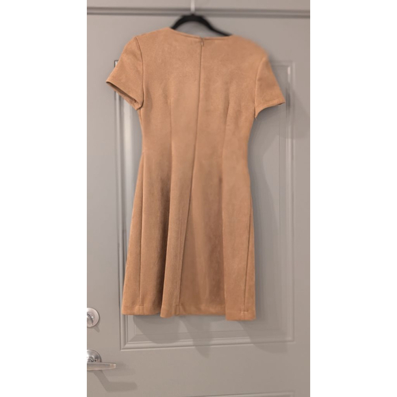 NWOT Women's Calvin Klein Tan Faux Suede Dress with Zipper Detail Size 4 - Picture 4 of 10